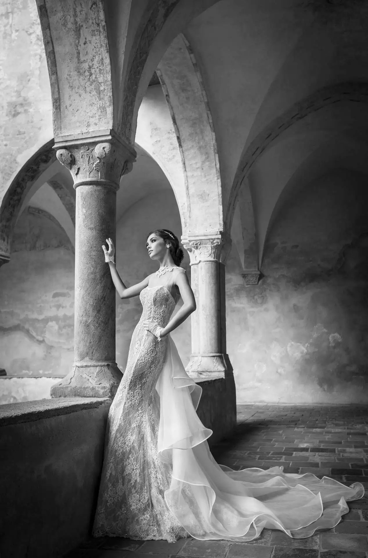 alessandra-rinaudo-ARAB15645IV-SWINDE-AR_CollezioneSposa2015-moda-sposa-2015-229.webp