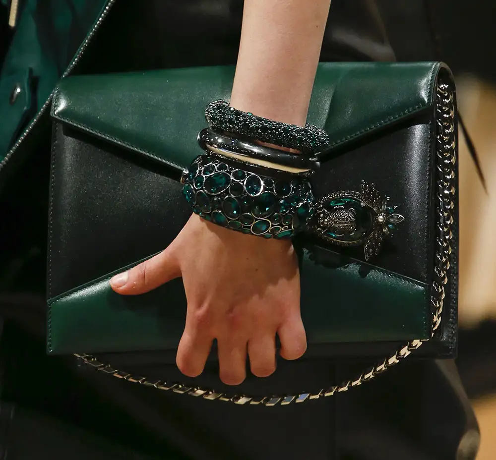Alexander-McQueen-Canta_Modelleri_2018.webp
