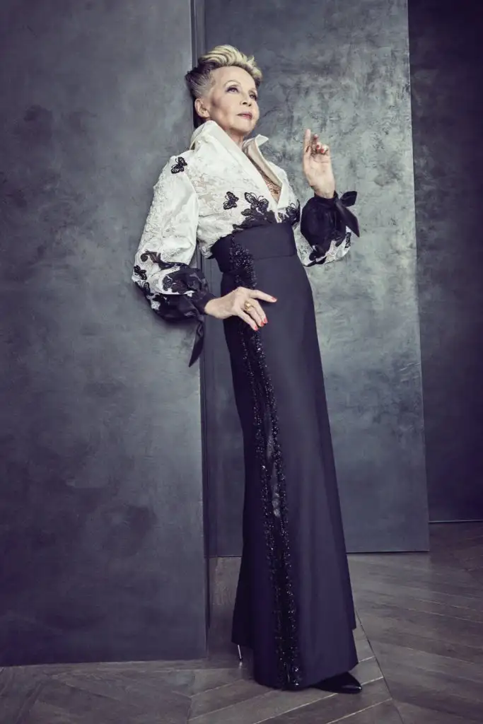 alexis-mabille-002-1366-1436432634.webp