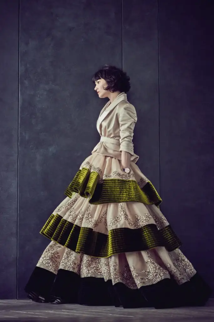 alexis-mabille-011-1366-1436432883.webp