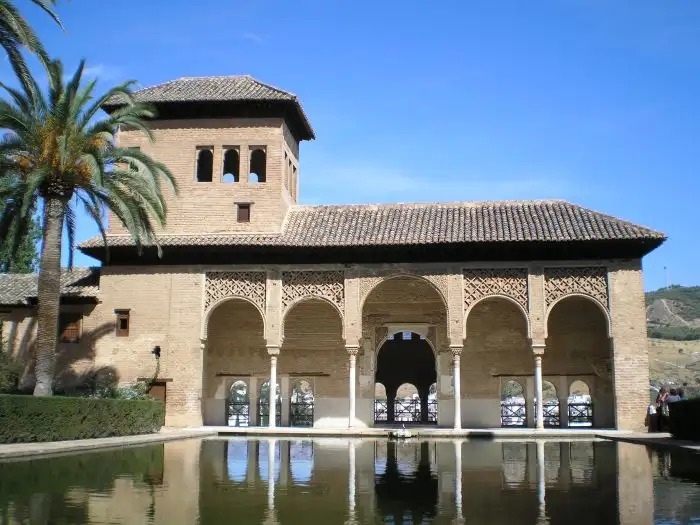 alhambra-el_partal-1.webp
