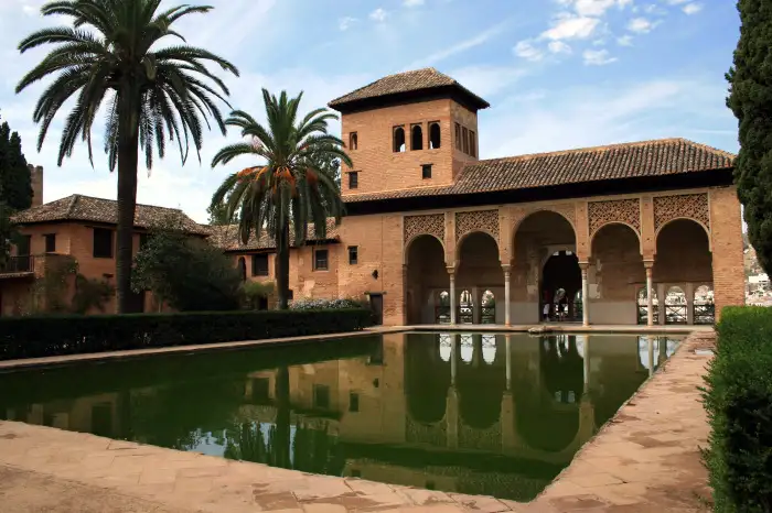 alhambra_-_granada_1.webp