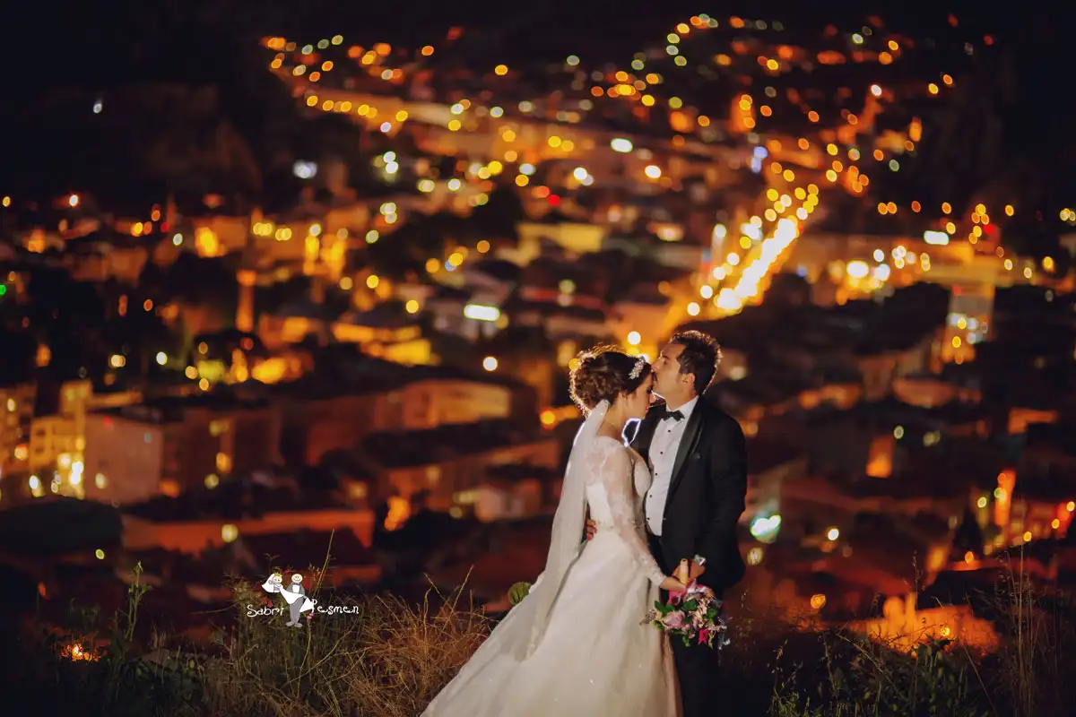 amasya-gece-manzarasi-ali-kaya-dugun-fotograflari-pozlari-dugun-fotografcisi-sabri-pesmen.webp