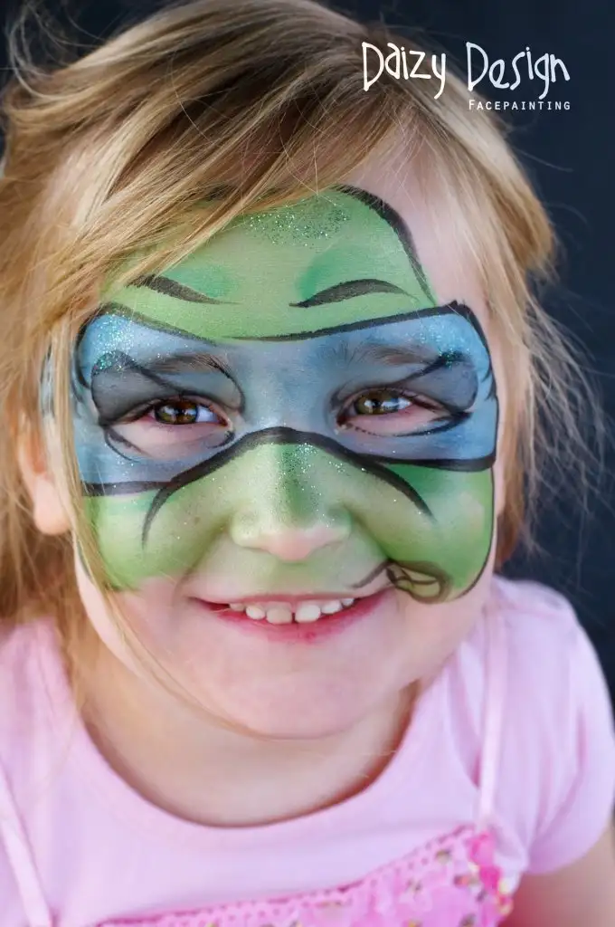 Amazing-DIY-Face-Painting-Ideas-36.webp