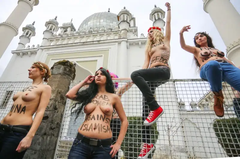 AN25560982Activists-from-th.webp