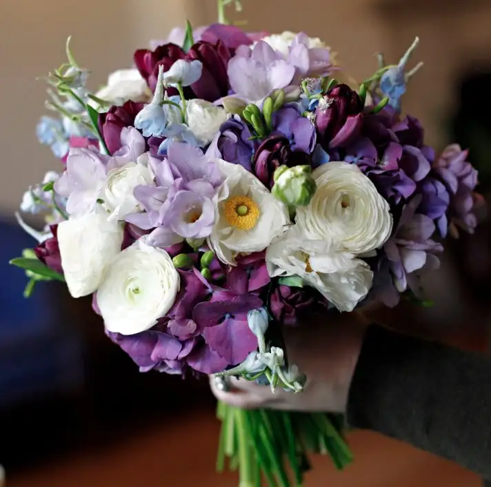 and-white-wedding-bouquet-with-delphinium-full.webp