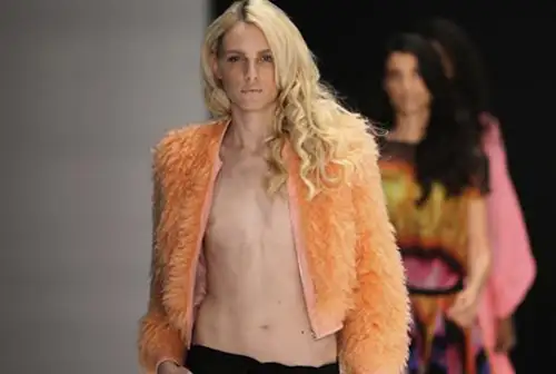 Andrej Pejic Nasıl Kadın Oldu (6).webp