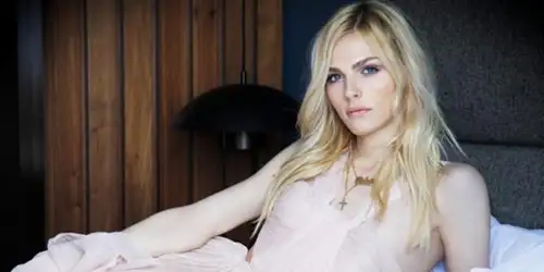 Andrej Pejic Nasıl Kadın Oldu (7).webp