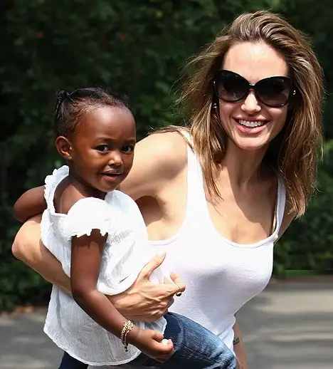 angelina-jolie-nin-evlatlik-kizi-gercek-annesini-7590635_943_m.webp