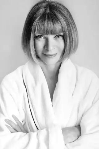 anna-wintour-towel-series-mario-testino-1436975137.webp