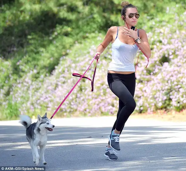 article-2128563-127BFB61000005DC-64_634x583.webp