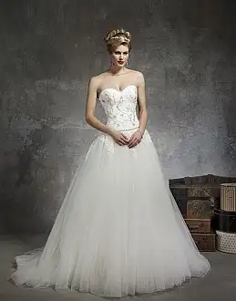 aslan_burcu_gelinlik_modelleri.webp