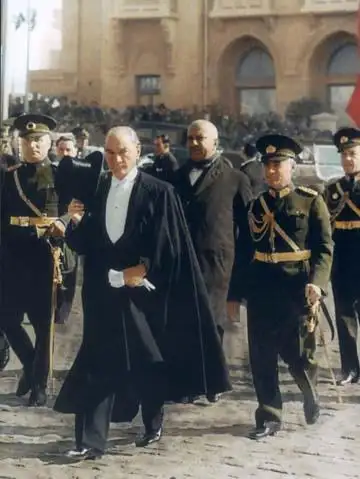 atatürk-moda-artmanik3.webp