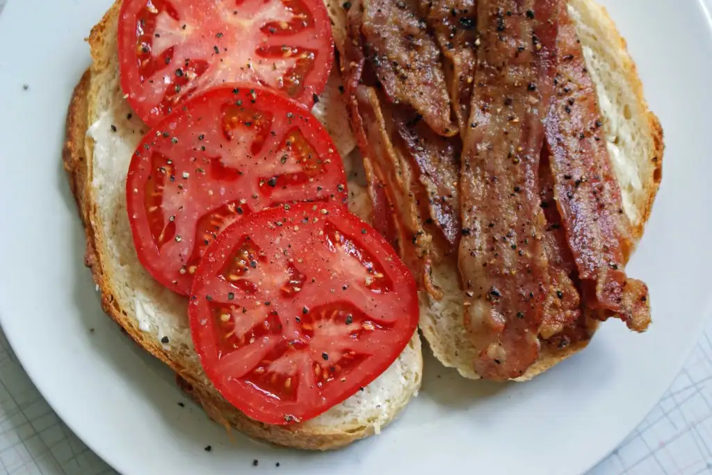 bacon-tomato-sandwich-small.webp