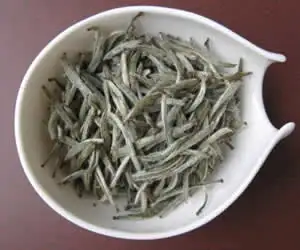 Baihao-Yinzhen-silver-needle-beyaz-cay.webp
