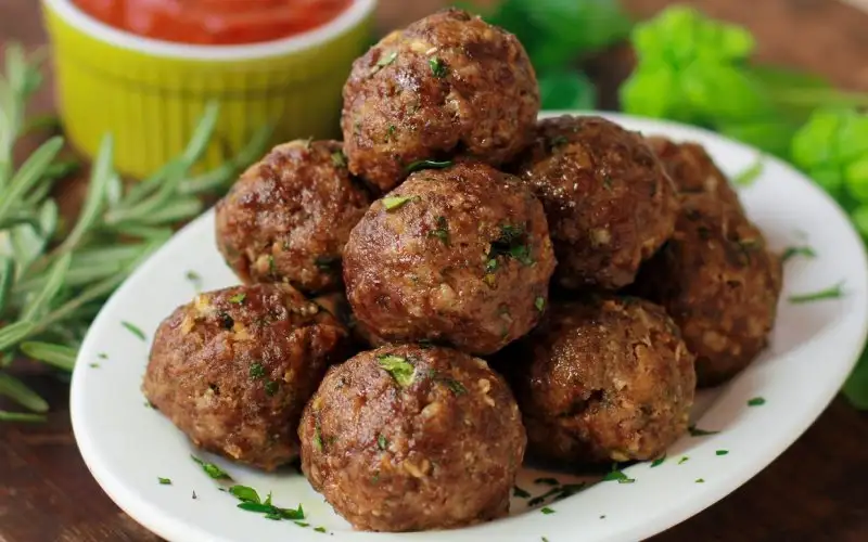 baked-italian-meatballs-tsri.webp