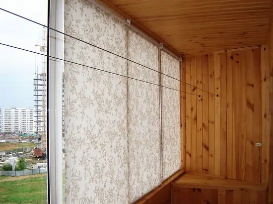 balkon-icin-perdeleri-1.webp