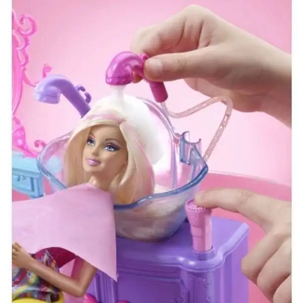 barbie-uzun-ve-renkli-saclar-kuafor-salonu-d50375.webp