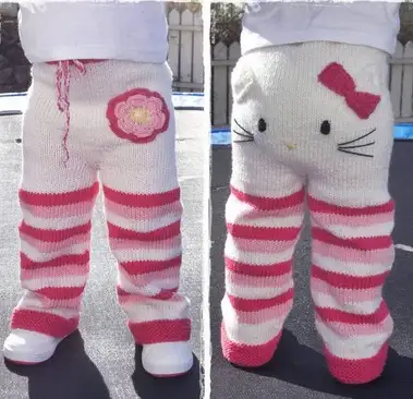 Bebek-örgü-pantalon-örnekleri-Hello-Kitty.webp