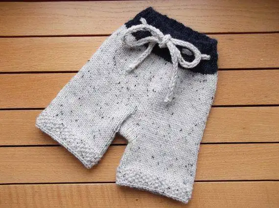 bebekler-icin-orgu-pantolon-modelleri-9.webp