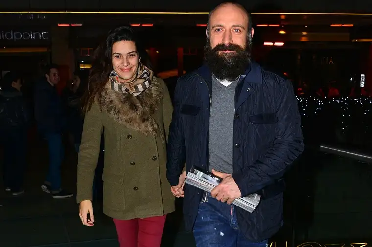 berguzar-cildirdi-berguzar-korel-halit-ergenc-1369658.webp