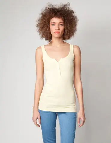 Bershka-askılı-t-shirt-modelleri.webp