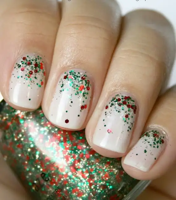Best-Easy-Simple-Christmas-Nail-Art-designs-Ideas_08.webp
