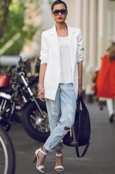 Beyaz-Blazer-Boyfriend-Jean-Sokak-Stili-Kombini.webp