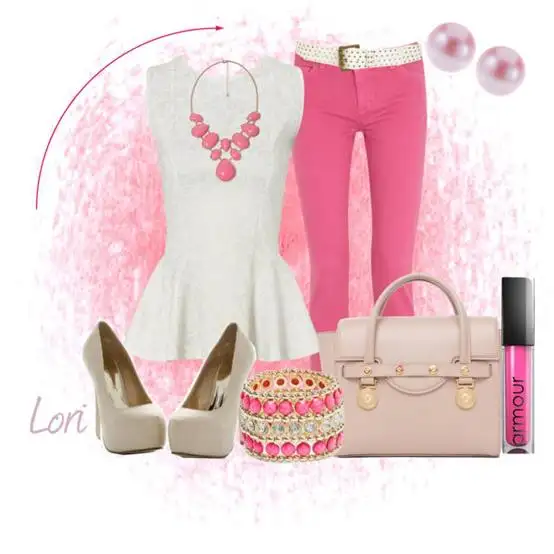 beyaz-bluz-pembe-pantolon-kombin-modeli.webp