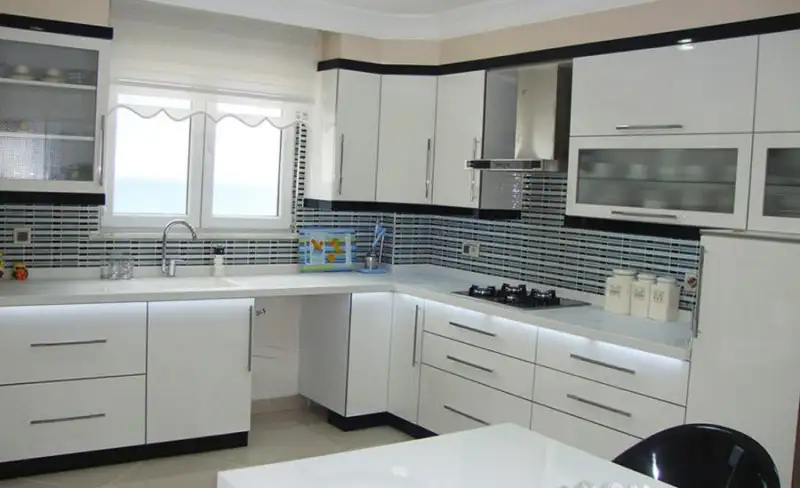 beyaz-mutfak-dolabi-modelleri-imalat-31.webp