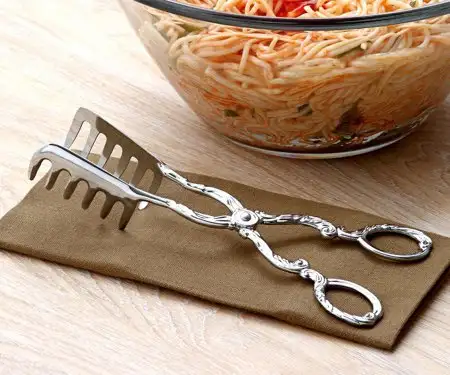 biev-spagetti-servis-masasi.webp