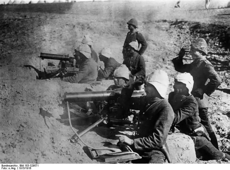 bundesarchiv_bild_183_s29571_turkei_dardanellen_mg_stellung.webp