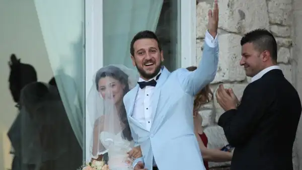 burak_alkas_evlendi_(1)_27541988557fcad2a28de.webp
