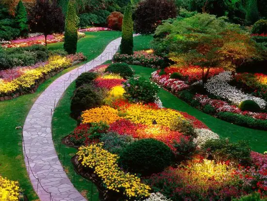 butchart-gardens-canada-1.webp