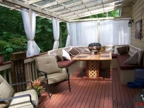 cam-balkon-dekorasyonu-mobilyasi.webp