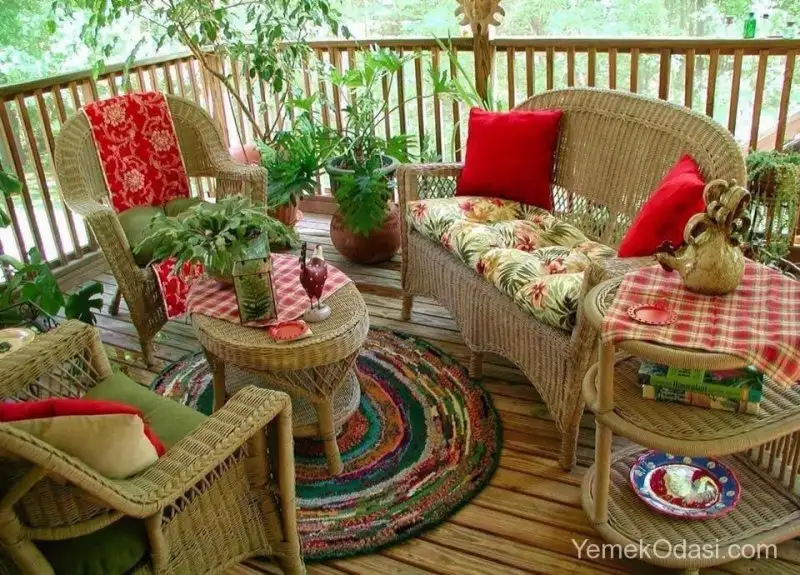 canlı-çiçekli-balkon.webp