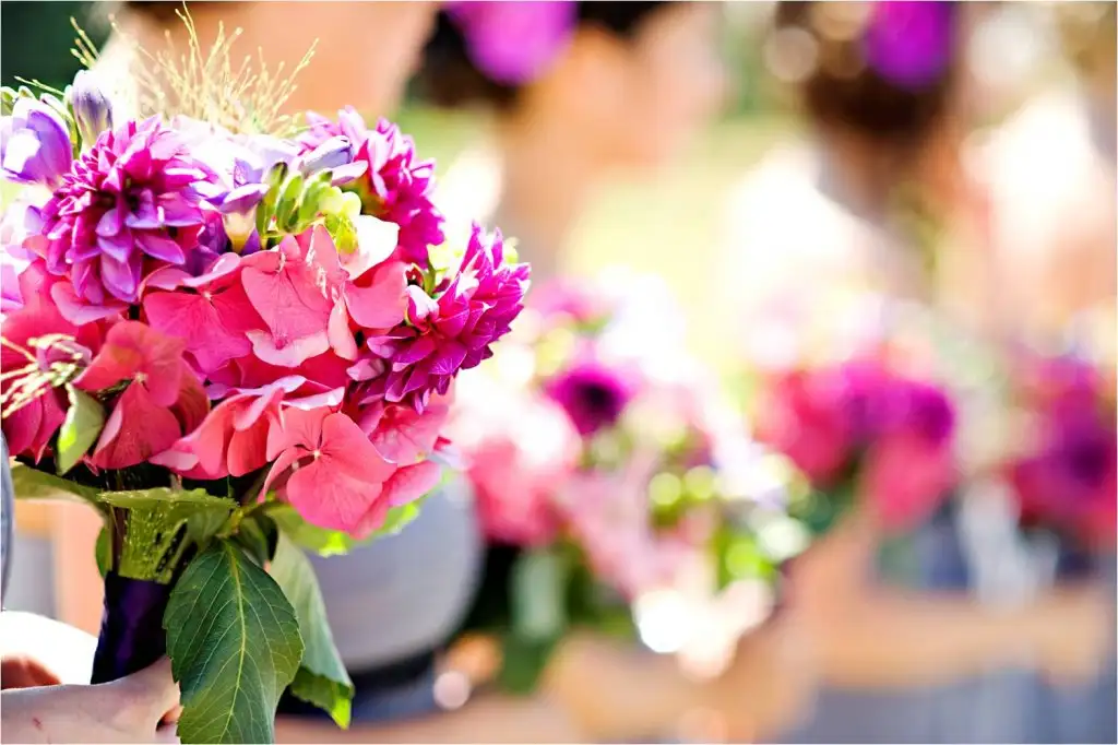 casual-outdoor-wedding-summertime-bright-wedding-flowers-pink_0.original.webp