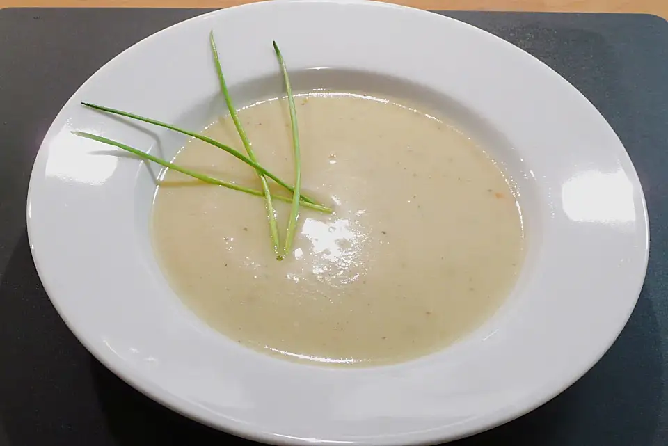 cauliflower-soup-cream.webp