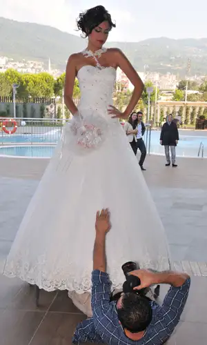 Ceren Kaplakarslan gelinlik.webp