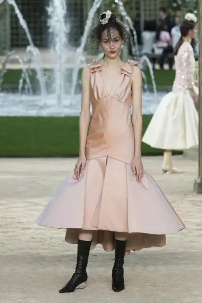 Chanel-2018-İlkbahar-Yaz-Couture-Koleksiyonu-13.webp