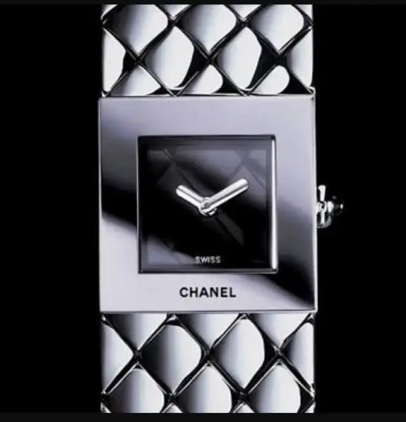 chanel-beyaz-altın-saat-modeli.webp