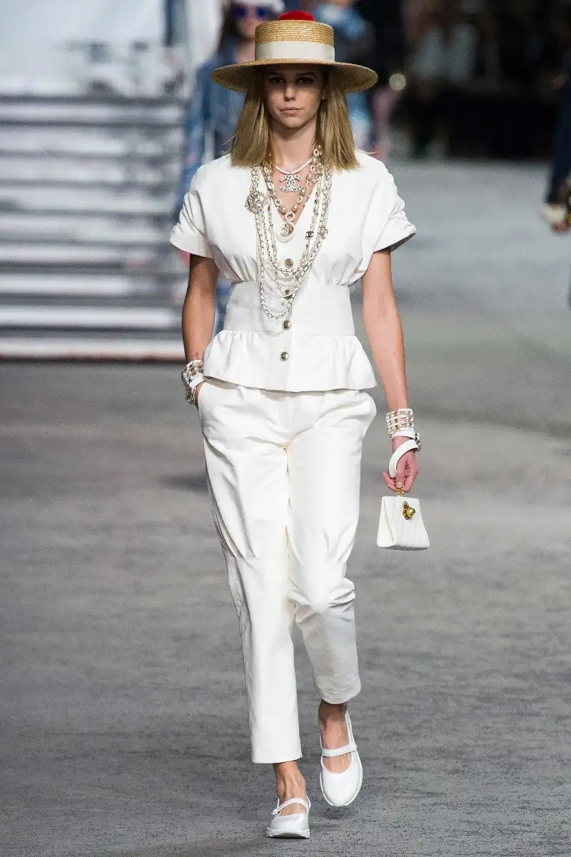 chanel-resort-2019-la-pausa-cruise6.webp