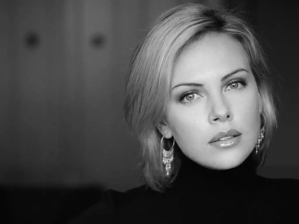 Charlize-Theron-14-705084 (1).webp