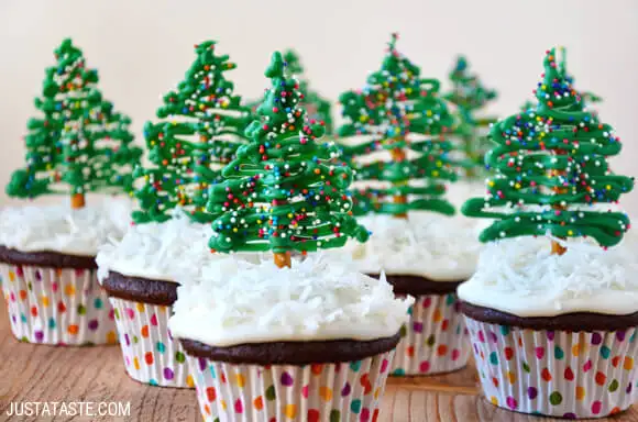 chocolate-christmas-cupcakes-recipe.webp
