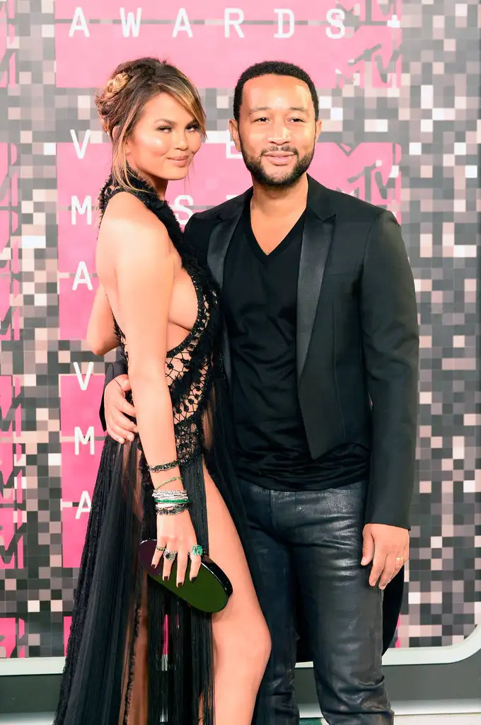 Chrissy-Teigen-John-Legend.webp