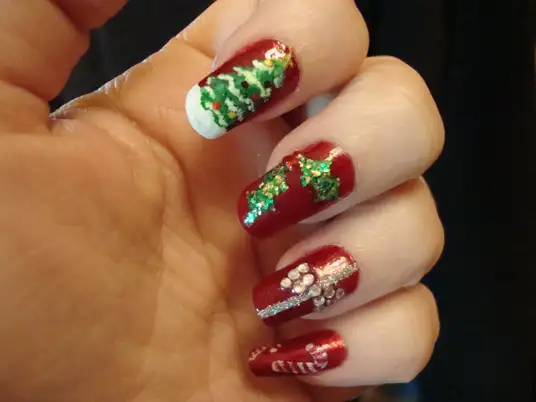Christmas-Nail-Design-Ideas-2012_3.webp