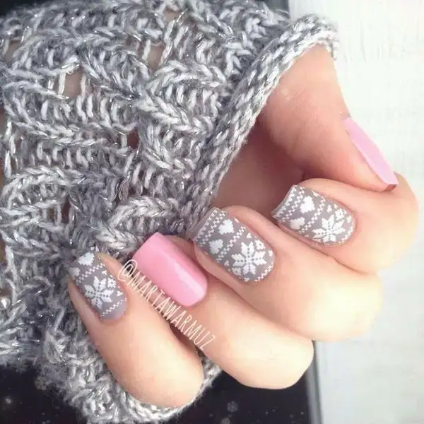 christmas-party-nailart13.webp