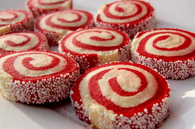 christmas-swirl-cookies.webp