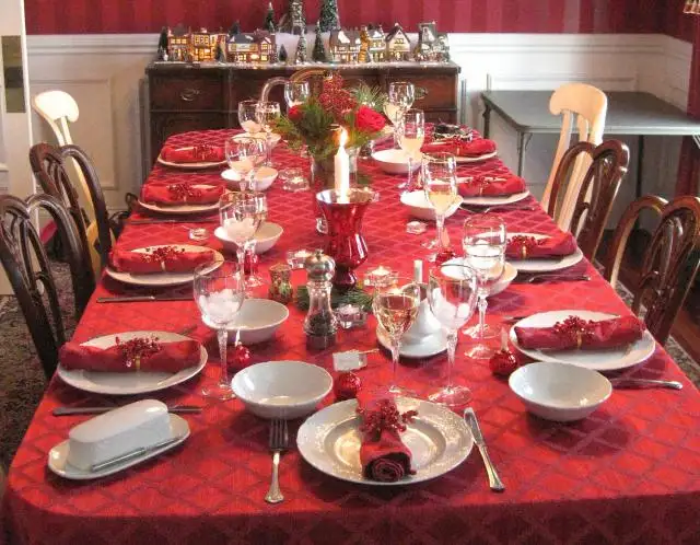 christmas-table.webp