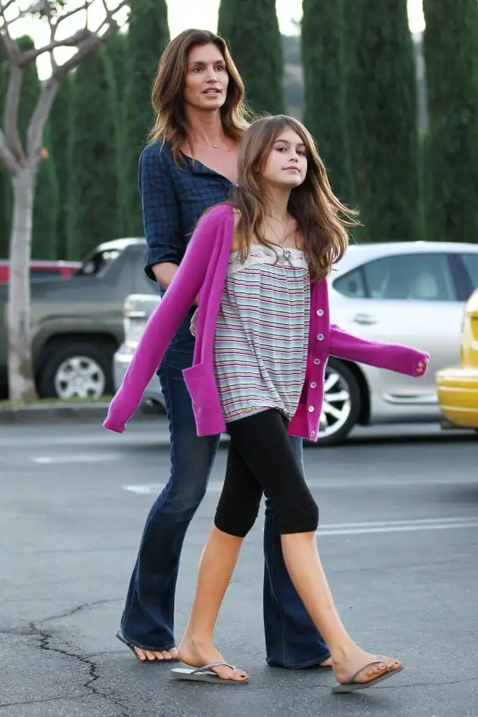 cindy-crawford-kaia-get-footloose-2-960x1439.webp